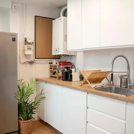 Bright And Very Nice Duplex 40 M - Batignolles