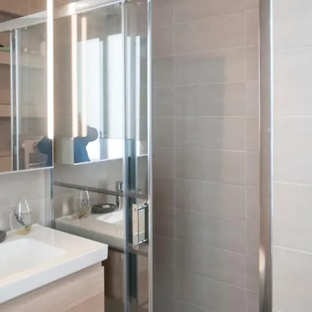 Appartement LUMINEUX et très JOLI Duplex 40 m - BATIGNOLLES *